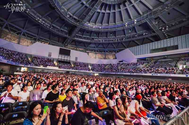  技术视角下的40年常青密码：卓依婷演唱会声场设计全解析 娱乐新闻