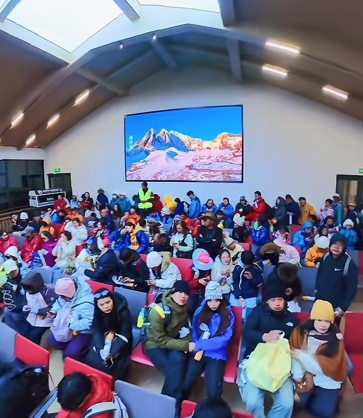  玉龙雪山滞留事件深度复盘：高原景区应急响应机制缺陷与系统性优化路径 文化旅游