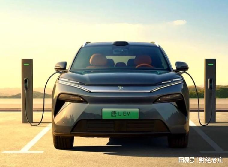  【硬核数据】2025全球车企研发强度榜：比亚迪7.89%登顶背后的技术护城河 汽车科技