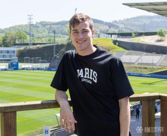 从被弃用到更衣室核心：苏契奇的技术进化论与皇家社会的中场哲学 体育新闻