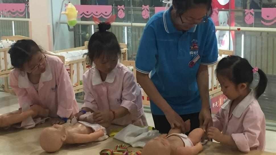  杭州托育教育一体化改革：1-2岁婴幼儿照护的标准化破局 新闻