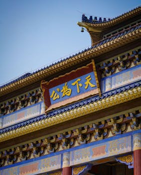 两会声音响起，好房子建设加速推进；老旧房屋焕新，技术试点引领未来。