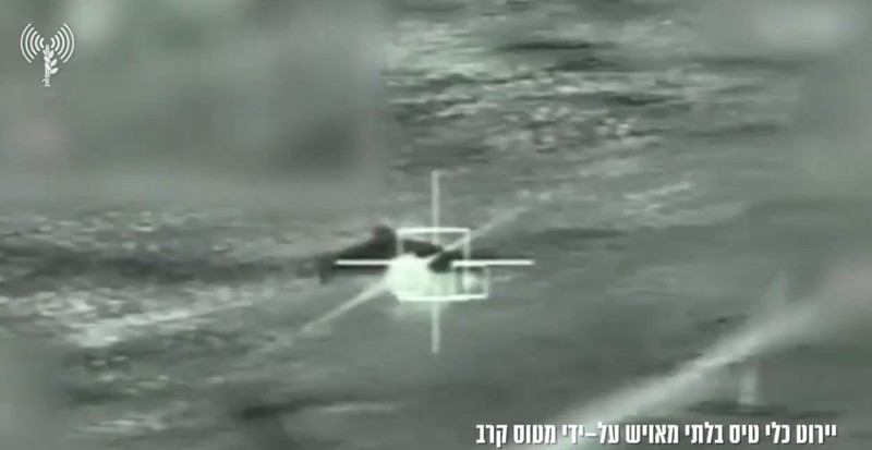  美以称哈梅内伊已“不在世” 伊朗关闭霍尔木兹海峡 袭击致近千人伤亡_0301094859 新闻