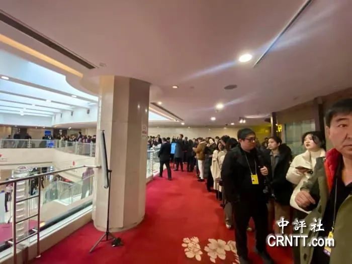  凌晨排队见证热情；王毅阐述立场，国际对比凸显中国担当。 新闻 凌晨排队见证热情；王毅阐述立场，国际对比凸显中国担当。 新闻 凌晨排队见证热情；王毅阐述立场，国际对比凸显中国担当。 新闻