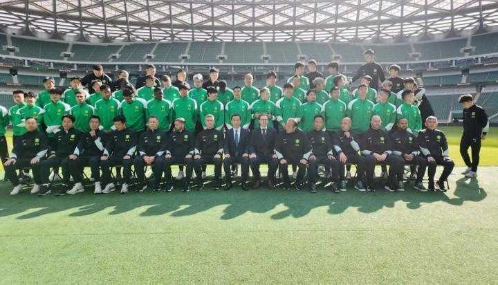  下午时段的京沪对决，少了灯光却多了期待；国安主场首秀，申花残阵挑战。 体育新闻