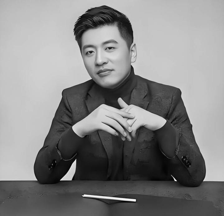  考研名师张雪峰突发心源性猝死；苏州全力抢救仍未能挽回生命。 教育招生 考研名师张雪峰突发心源性猝死；苏州全力抢救仍未能挽回生命。 教育招生