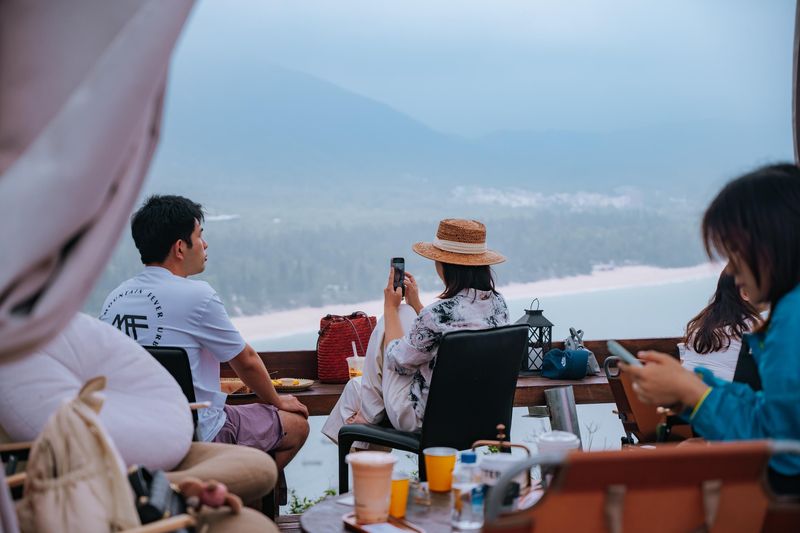  拒绝流量至上：西涌的静谧与重构，并非一场简单的商业置换 新闻 拒绝流量至上：西涌的静谧与重构，并非一场简单的商业置换 新闻