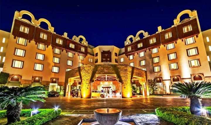  【深度】霍尔木兹博弈：伊朗主权底线与美国战略困局的结构性碰撞 新闻