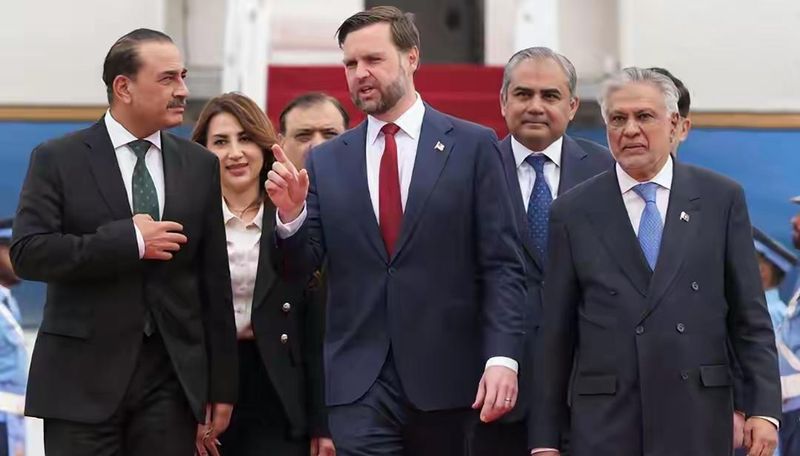  【深度】霍尔木兹博弈：伊朗主权底线与美国战略困局的结构性碰撞 新闻