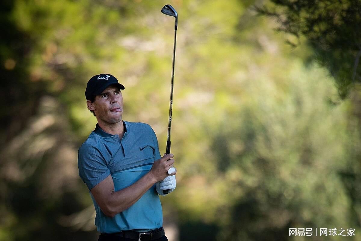  【技术拆解】从红土之王到绿茵新手：纳达尔高尔夫挥杆的生物力学困局与突破路径 体育新闻
