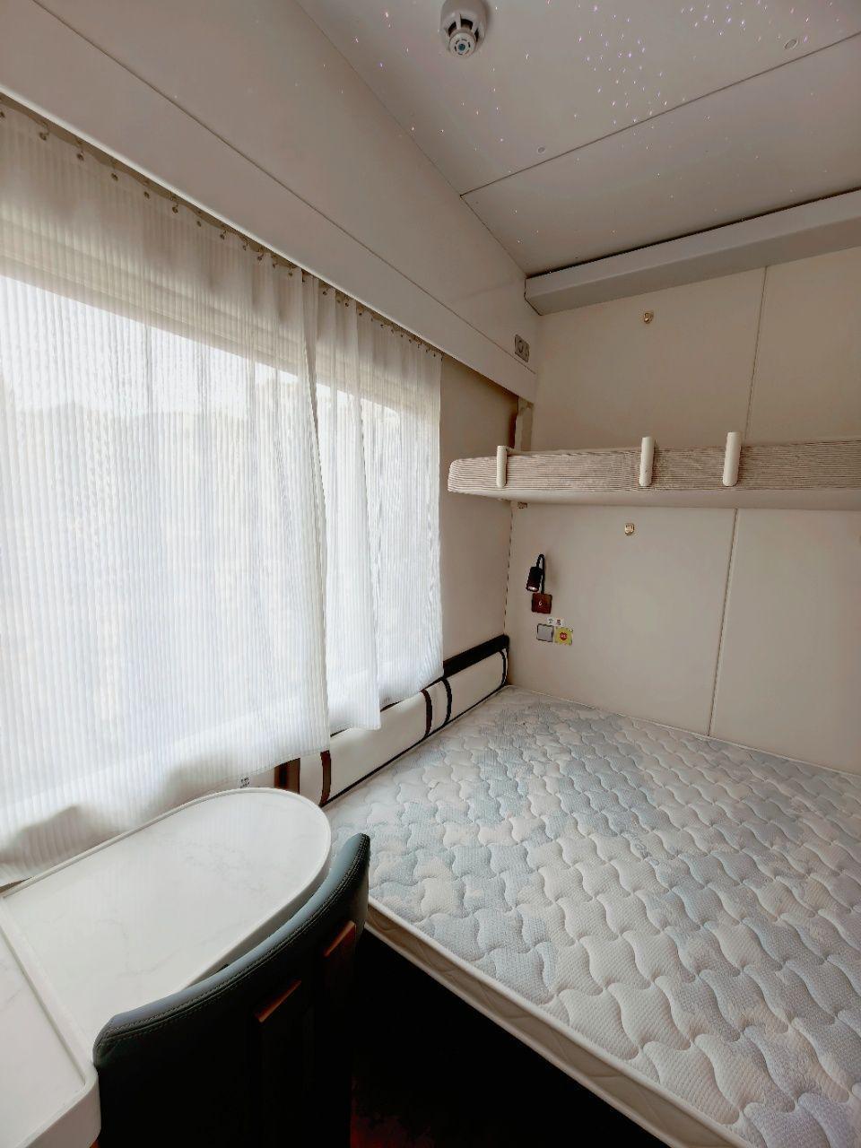  《新南方列车·潇湘号技术架构深度解析：移动文化客厅的工程实现与适老化设计体系》 文化旅游